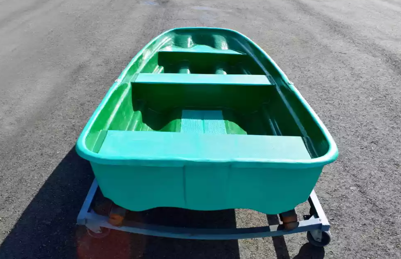 Стеклопластиковая лодка Старт (тримаран) в Химках