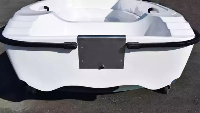 Стеклопластиковая лодка Пингвин (тримаран) в Химках