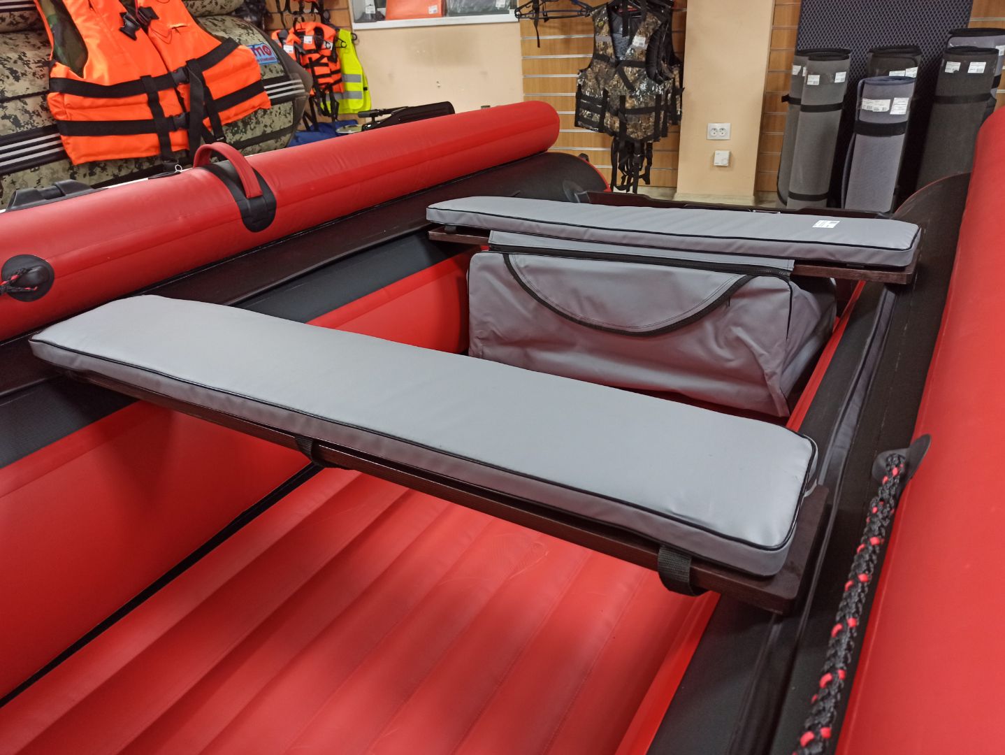 КОМПЛЕКТ МЯГКИХ НАКЛАДОК С СУМКОЙ ДЛЯ ЛОДОК 110Х20 СЕРЫЙ в Химках