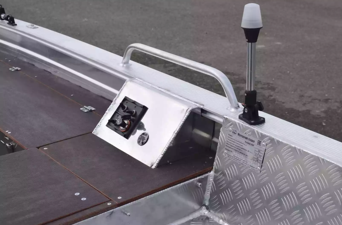 Алюминиевая лодка Wyatboat-390РМ в Химках