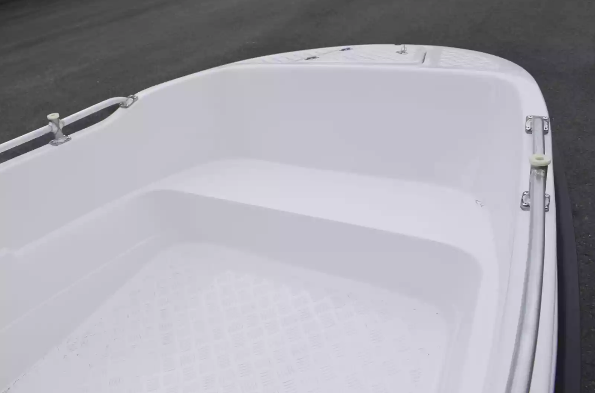 Стеклопластиковая лодка Пингвин New (тримаран) в Химках