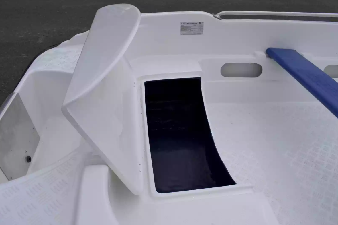 Стеклопластиковая лодка Пингвин New (тримаран) в Химках