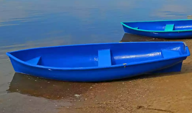 Стеклопластиковая лодка Омуль в Химках