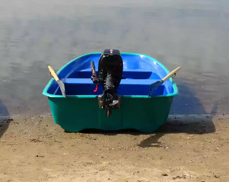 Стеклопластиковая лодка Старт (тримаран) в Химках