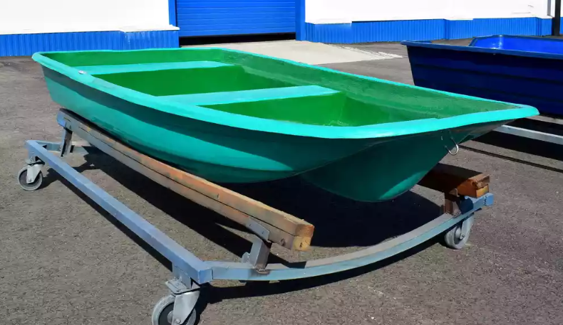 Стеклопластиковая лодка Старт (тримаран) в Химках