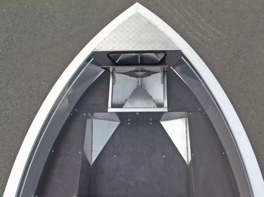 Алюминиевая лодка  Неман-420 в Химках