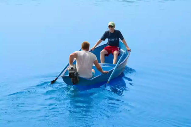 Стеклопластиковая лодка Омуль в Химках