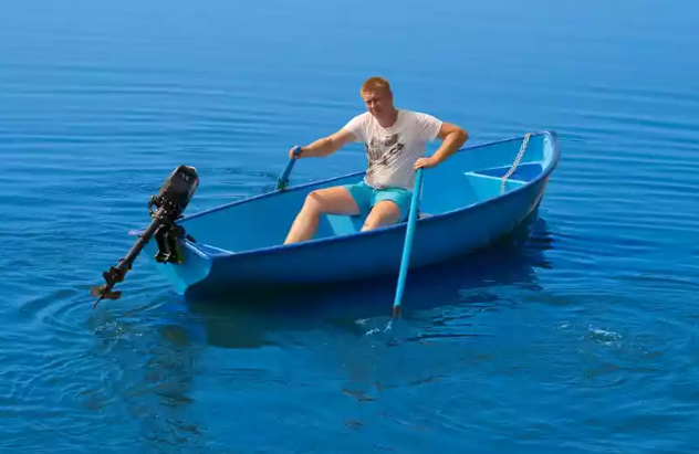 Стеклопластиковая лодка Омуль в Химках