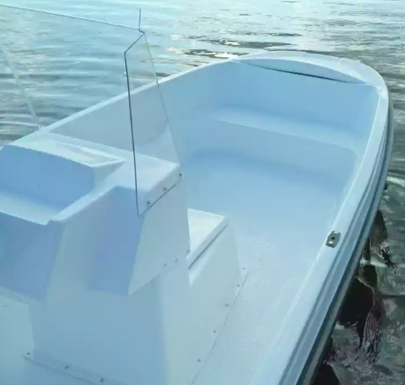 Стеклопластиковая лодка Пингвин с консолью (тримаран) в Химках