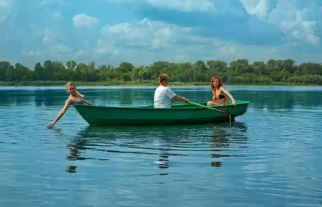 Стеклопластиковая Лодка Голавль в Химках