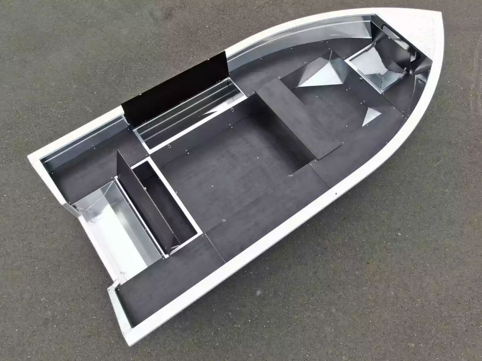 Алюминиевая лодка  Неман-420 в Химках