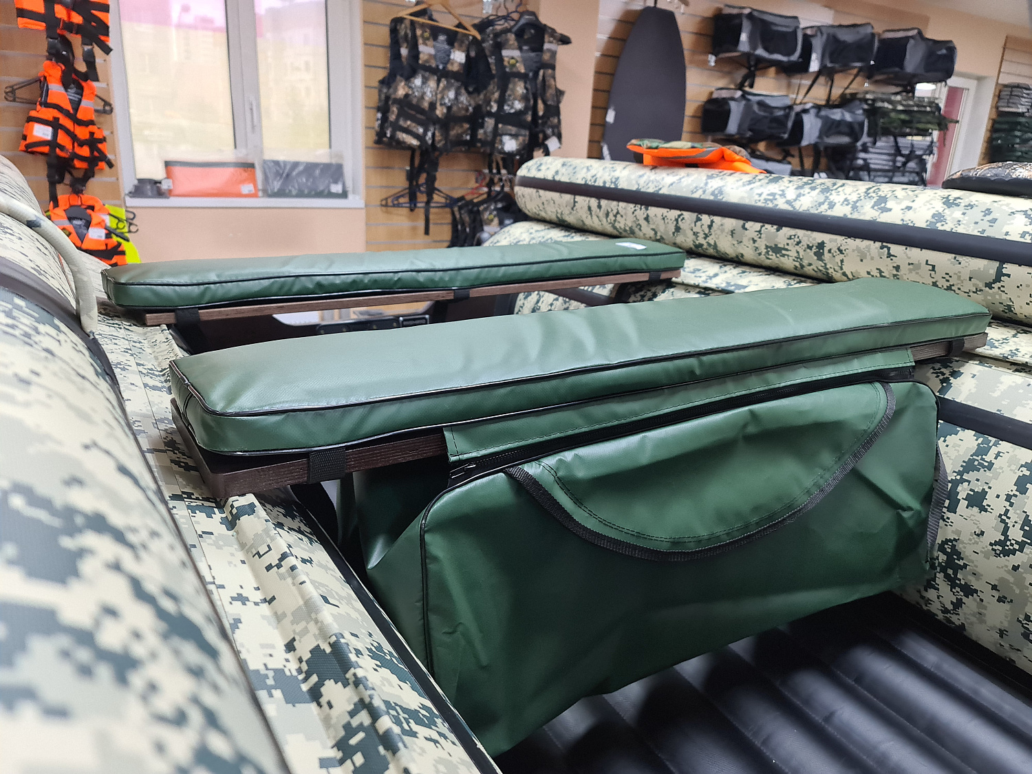 КОМПЛЕКТ МЯГКИХ НАКЛАДОК С СУМКОЙ ДЛЯ ЛОДОК 110Х20 ЗЕЛЕНЫЙ в Химках